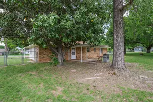 820 N Ave A, Springtown, TX 76082 - Photo 21