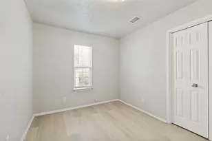676 Harbor Dr, Azle, TX 76020 - Photo 17