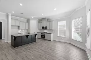 717 10th St, Argyle, TX 76226 - Photo 11