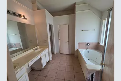 608 Prairie Gulch Drive, Fort Worth, TX 76140 - Photo 9