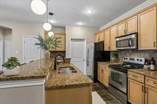 950 Henderson St, Fort Worth, TX 76102 - Photo 3