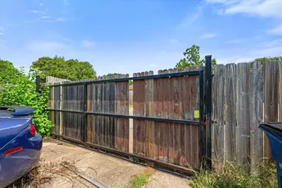 11623 Lochlynn Circle, Dallas, TX 75228 - Photo 29
