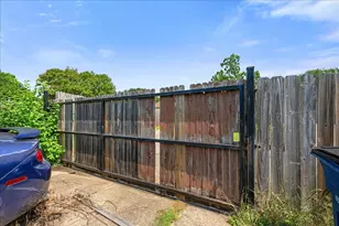 11623 Lochlynn Cir, Dallas, TX 75228 - Photo 29