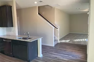 228 Ridgeland Oak Dr, Fort Worth, TX 76120 - Photo 5