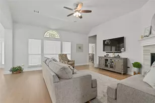 2108 Venice Dr, Corinth, TX 76210 - Photo 7