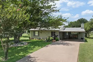 2022 Long Creek Ct, Granbury, TX 76049 - Photo 3