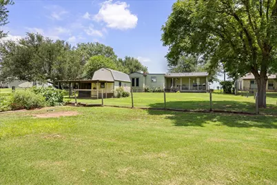 2022 Long Creek Court, Granbury, TX 76049 - Photo 29
