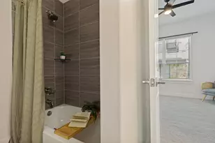 8117 Radnor Rd, Dallas, TX 75231 - Photo 23