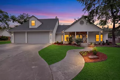 715 Kiowa Drive E, Gainesville, TX 76240 - Photo 1