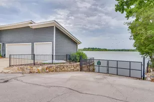 624 Harbor Cir, Azle, TX 76020 - Photo 35