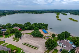 624 Harbor Cir, Azle, TX 76020 - Photo 39