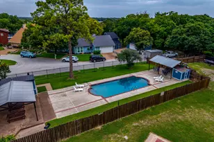 624 Harbor Cir, Azle, TX 76020 - Photo 37