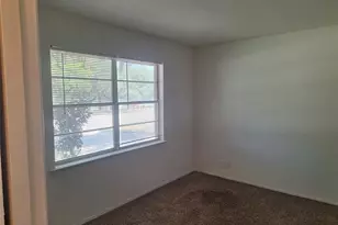 513 Simmons Dr, Euless, TX 76040 - Photo 3