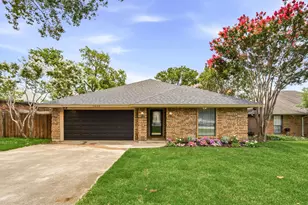7520 Jamie Renee Ln, North Richland Hills, TX 76182 - Photo 1