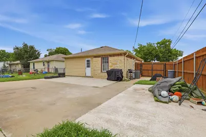 201 Eastland Street, Cleburne, TX 76031 - Photo 17