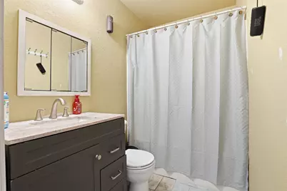 201 Eastland Street, Cleburne, TX 76031 - Photo 15