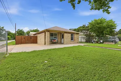 201 Eastland Street, Cleburne, TX 76031 - Photo 3