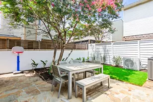 916 Pavillion St, Dallas, TX 75204 - Photo 35