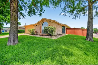 9339 Crimnson Court, Dallas, TX 75217 - Photo 3
