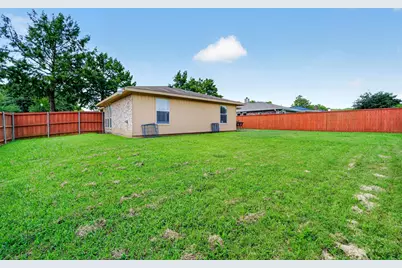 9339 Crimnson Court, Dallas, TX 75217 - Photo 21