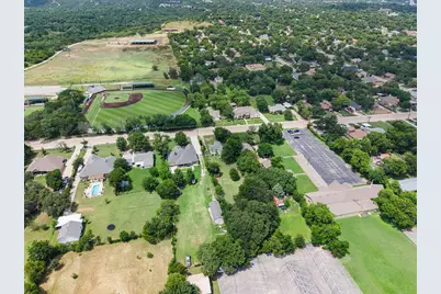 5621 Meandering Road, River Oaks, TX 76114 - Photo 31
