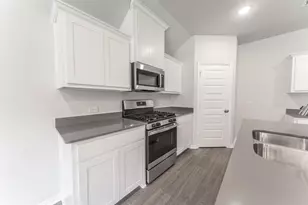 540 Brk Vw Dr, Van Alstyne, TX 75495 - Photo 5