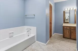 4537 Foxfire Way, Fort Worth, TX 76133 - Photo 25
