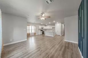 402 S Robbins St, Cleburne, TX 76031 - Photo 29