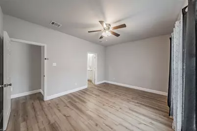 402 S Robbins Street, Cleburne, TX 76031 - Photo 33