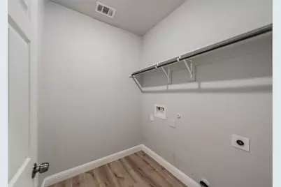 402 S Robbins Street, Cleburne, TX 76031 - Photo 17