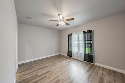 402 S Robbins Street, Cleburne, TX 76031 - Photo 31