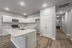 402 S Robbins St, Cleburne, TX 76031 - Photo 21