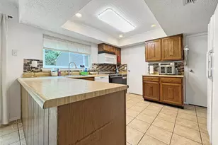 6217 Barcelona Dr, Arlington, TX 76016 - Photo 9