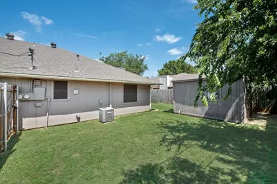 6610 Parkview Lane, North Richland Hills, TX 76182 - Photo 17