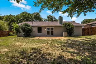 313 High Crest Dr, Azle, TX 76020 - Photo 23
