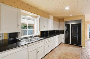 3917 Fairfax Ave, Dallas, TX 75209 - Photo 15