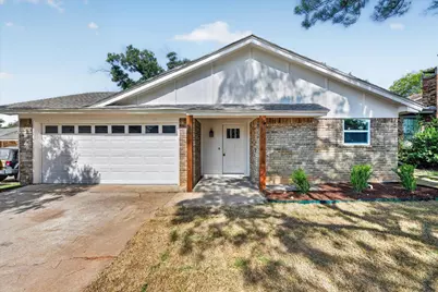 24 Oakmont Court, Pantego, TX 76013 - Photo 1