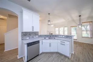 9601 Links Fairway Dr, Rowlett, TX 75089 - Photo 3