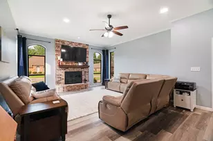 1945 N Collegiate Dr, Paris, TX 75462 - Photo 3