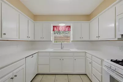 1712 Oakhill Drive, Sherman, TX 75092 - Photo 13