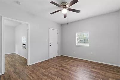 127 E Walker Street, Denison, TX 75021 - Photo 13