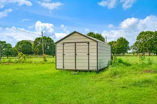 735 Todd St, Blossom, TX 75416 - Photo 15