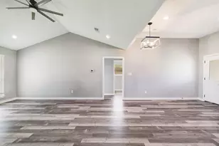 735 Todd St, Blossom, TX 75416 - Photo 5