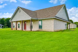 735 Todd St, Blossom, TX 75416 - Photo 1