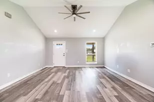 735 Todd St, Blossom, TX 75416 - Photo 3