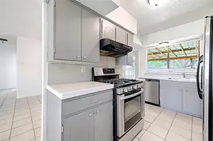 810 Waikiki Dr, Garland, TX 75043 - Photo 11