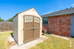 424 NE Murphy Rd, Burleson, TX 76028 - Photo 19