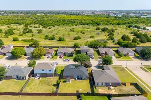 424 NE Murphy Rd, Burleson, TX 76028 - Photo 23