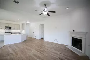 401 Eureka Ct, Burleson, TX 76028 - Photo 13