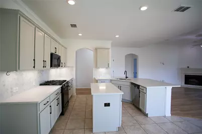 401 Eureka Court, Burleson, TX 76028 - Photo 11